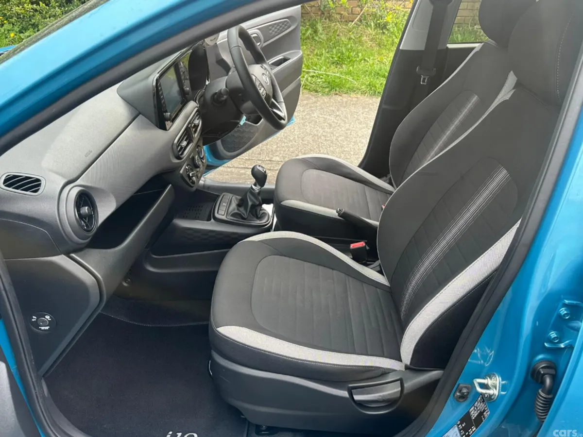 Hyundai i10 Hatchback, Petrol, 2021, Blue