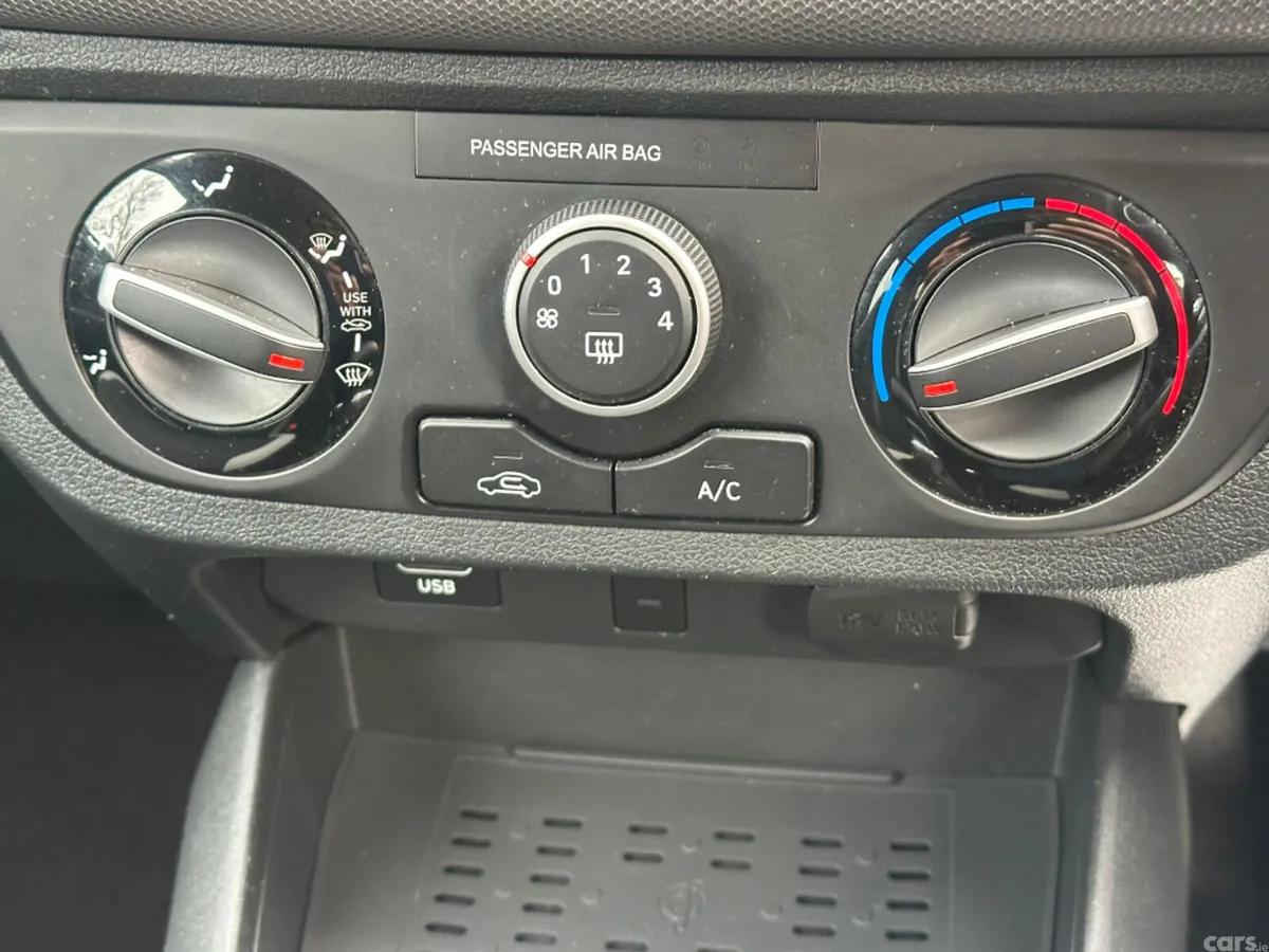 Hyundai i10 Hatchback, Petrol, 2021, Blue