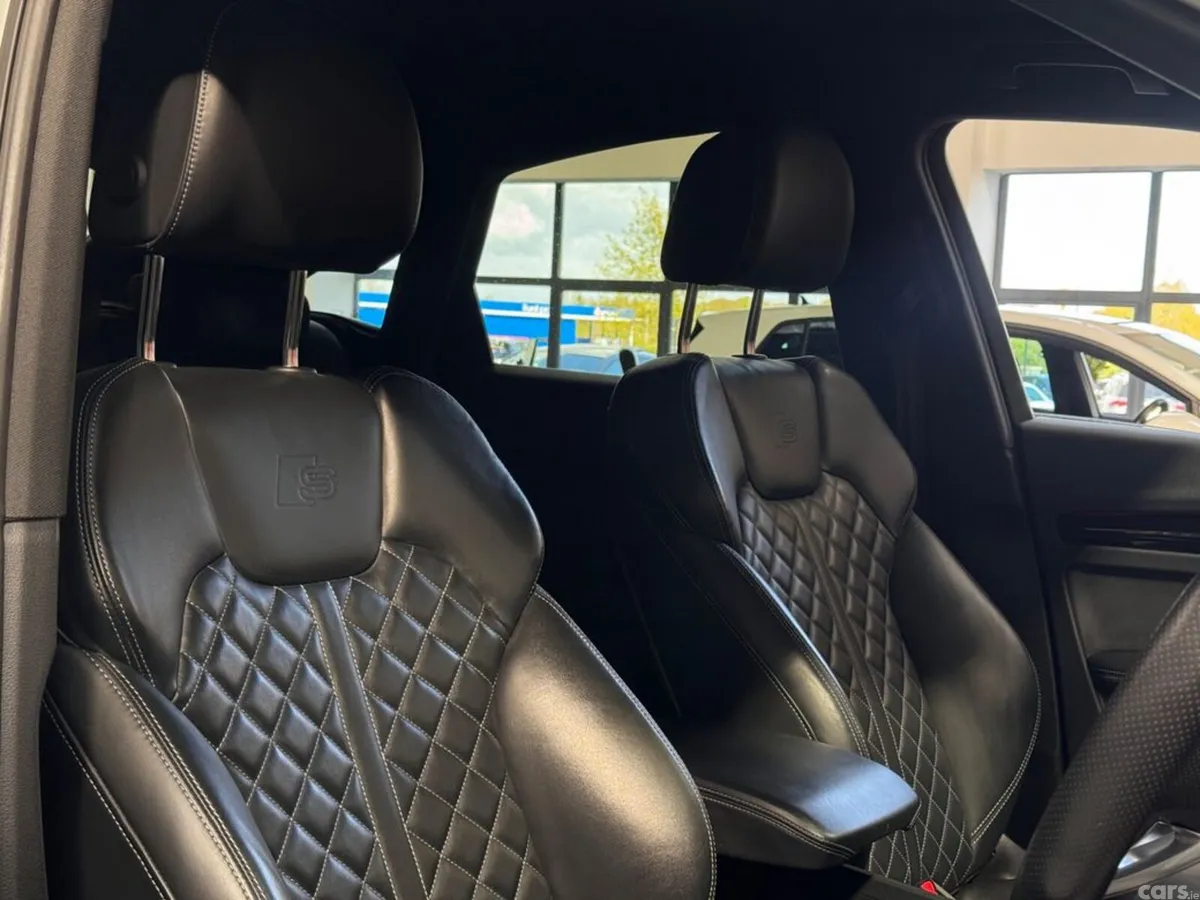 Audi Q5 Estate, Petrol Plug-in Hybrid, 2023, White