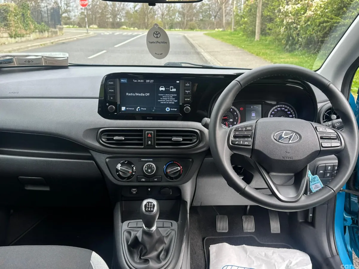 Hyundai i10 Hatchback, Petrol, 2021, Blue
