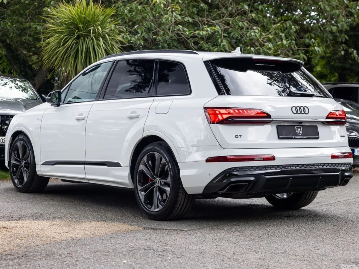 Audi Q7 SUV, Petrol Plug-in Hybrid, 2026, White