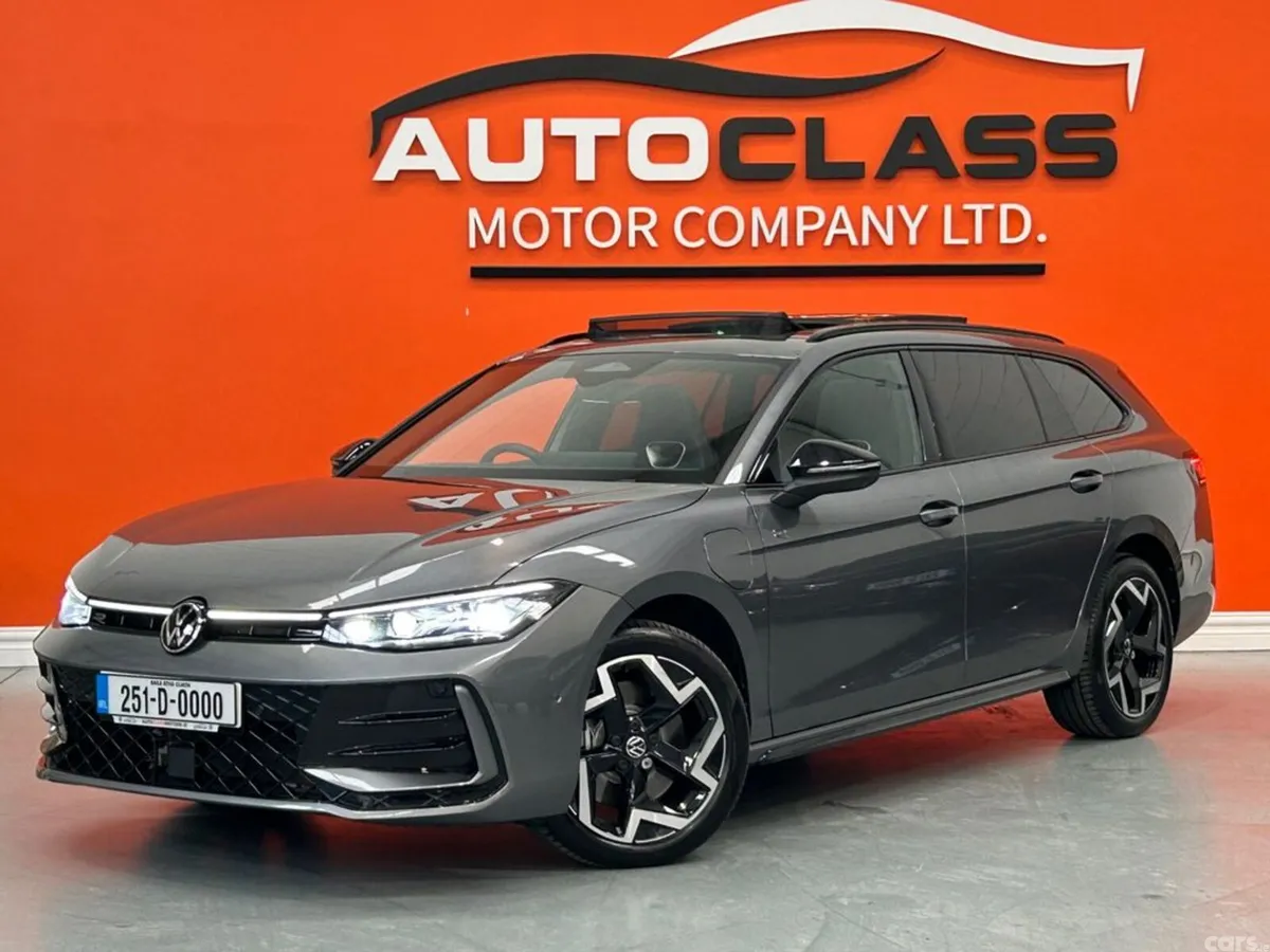 Volkswagen Passat Estate, Petrol Hybrid, 2025, Grey