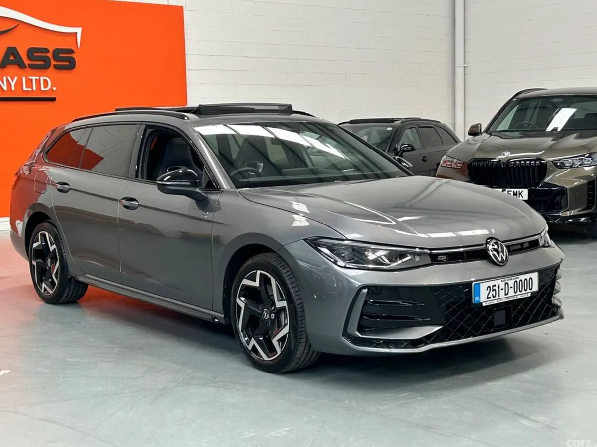 Volkswagen Passat Estate, Petrol Hybrid, 2025, Grey