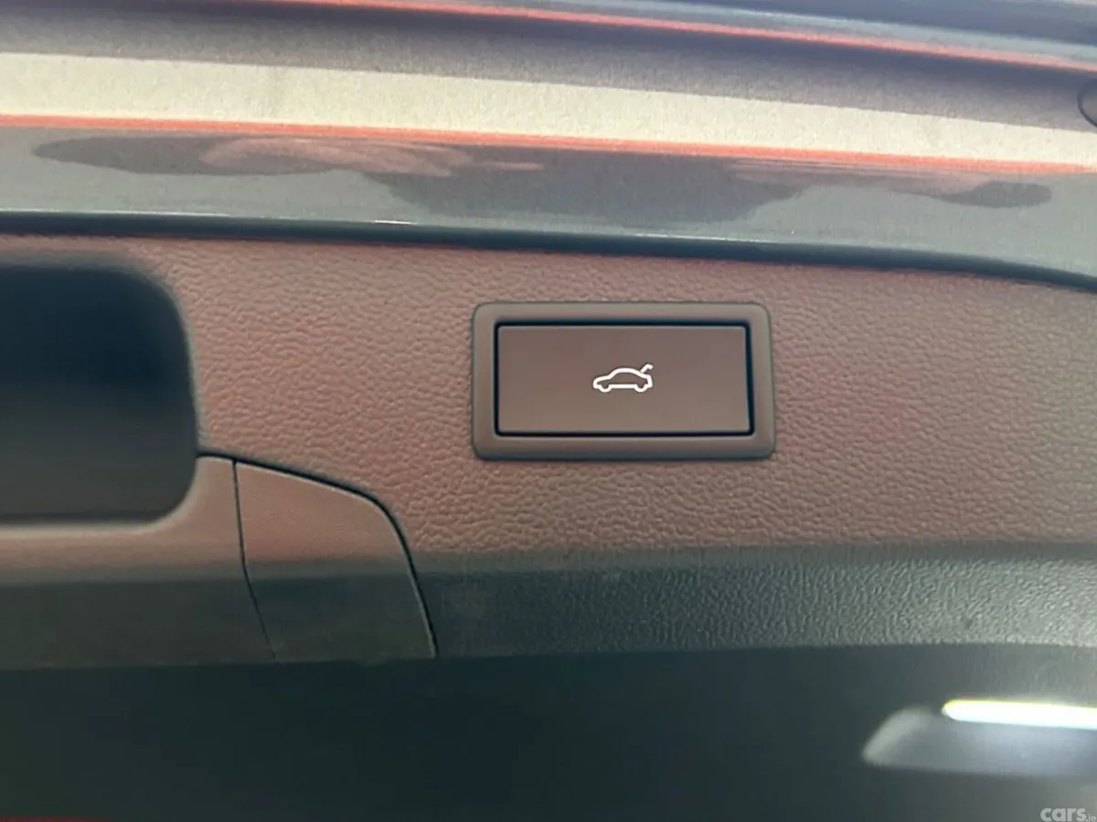 Volkswagen Passat Estate, Petrol Hybrid, 2025, Grey