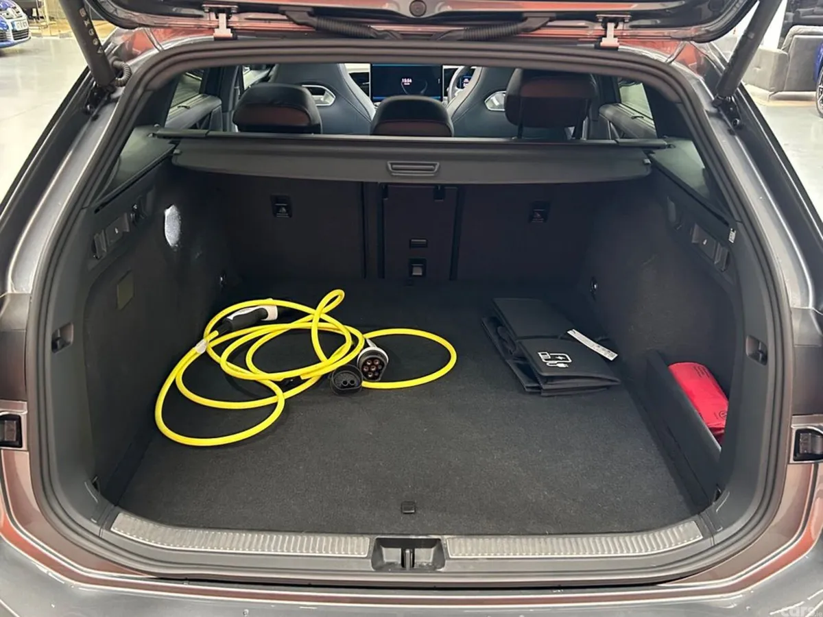 Volkswagen Passat Estate, Petrol Hybrid, 2025, Grey