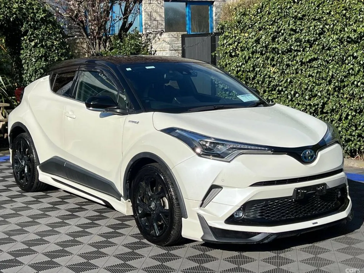 Toyota C-HR SUV, Petrol Hybrid, 2019, White