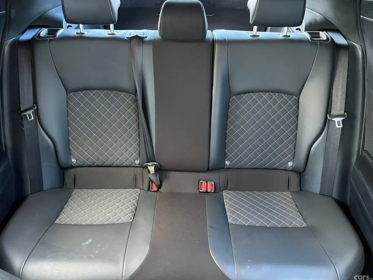 Toyota C-HR SUV, Petrol Hybrid, 2019, White