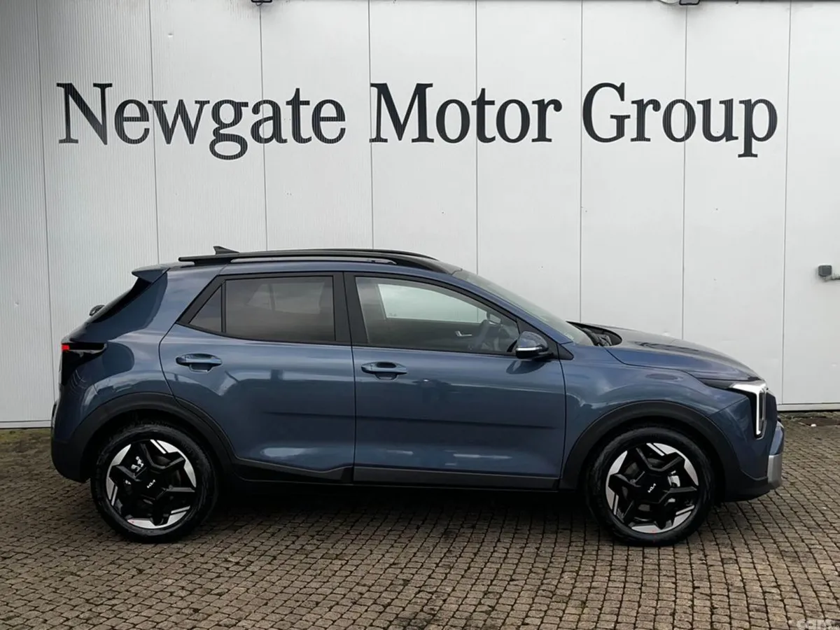 Kia Stonic Hatchback, Petrol, 2027, Blue