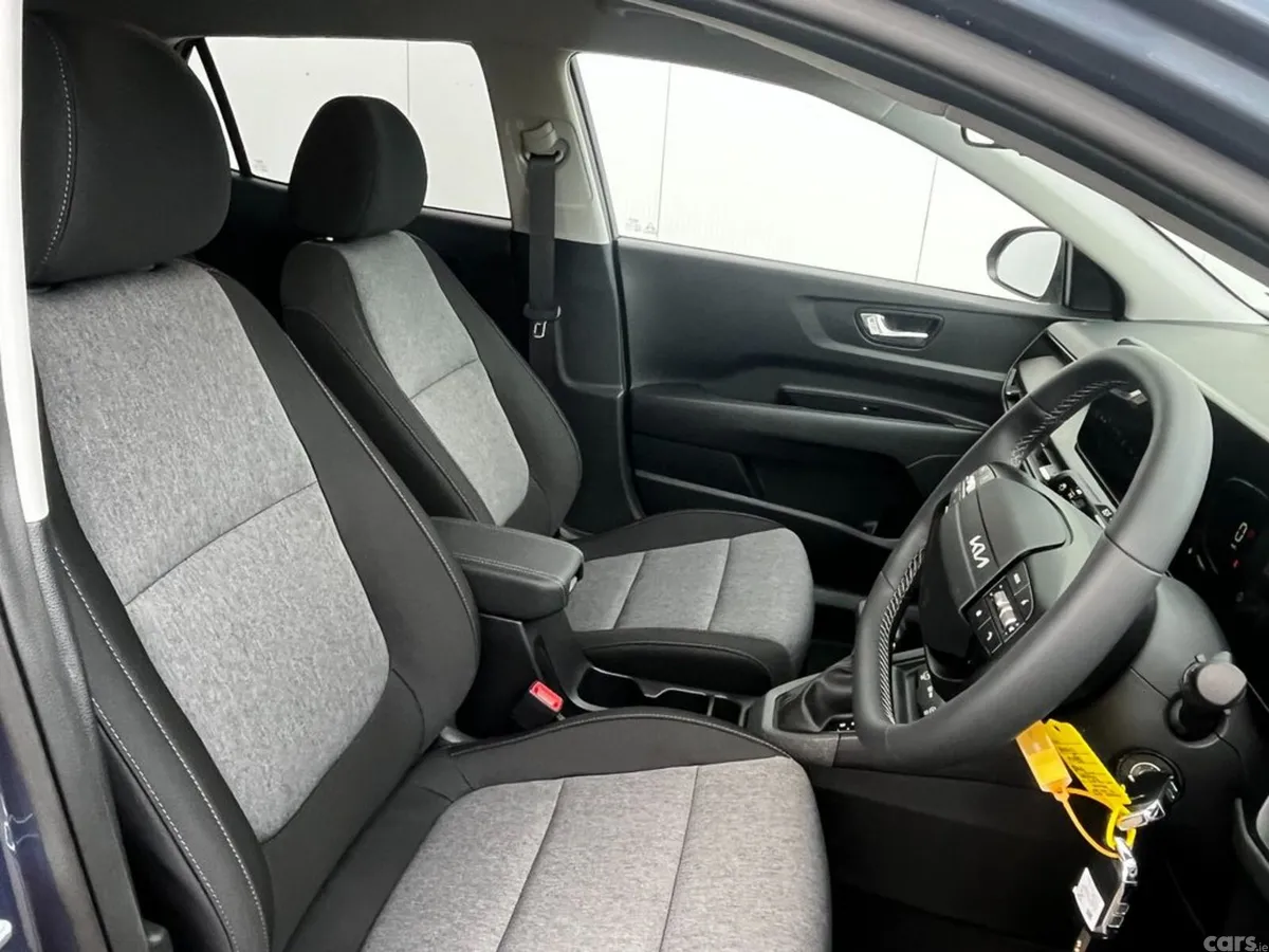 Kia Stonic Hatchback, Petrol, 2027, Blue