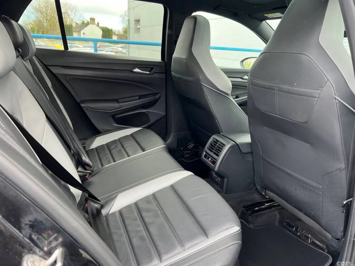 Volkswagen Golf Hatchback, Petrol Plug-in Hybrid, 2023, Black