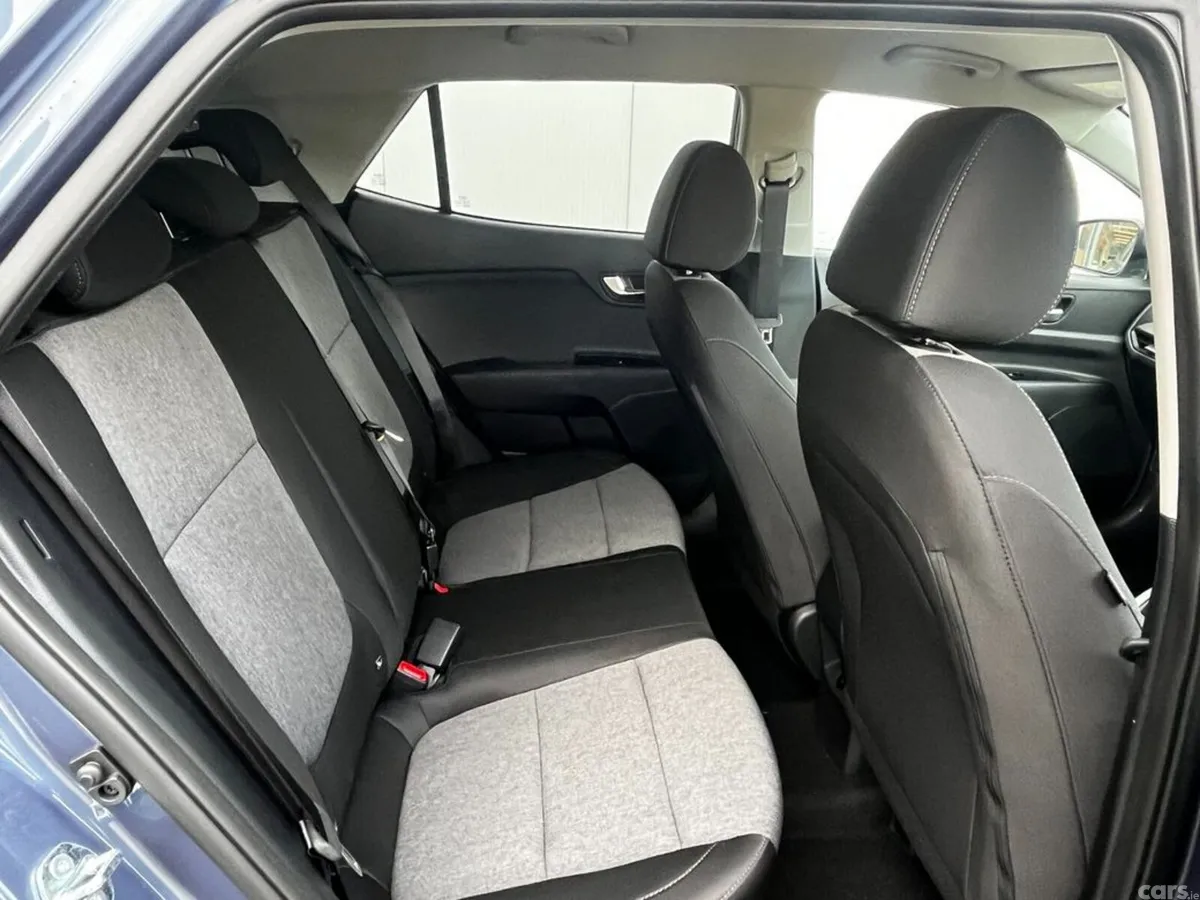 Kia Stonic Hatchback, Petrol, 2027, Blue