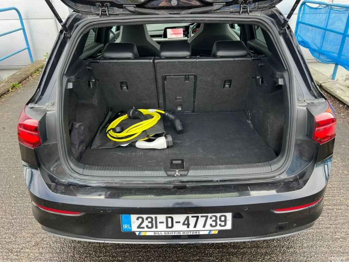 Volkswagen Golf Hatchback, Petrol Plug-in Hybrid, 2023, Black