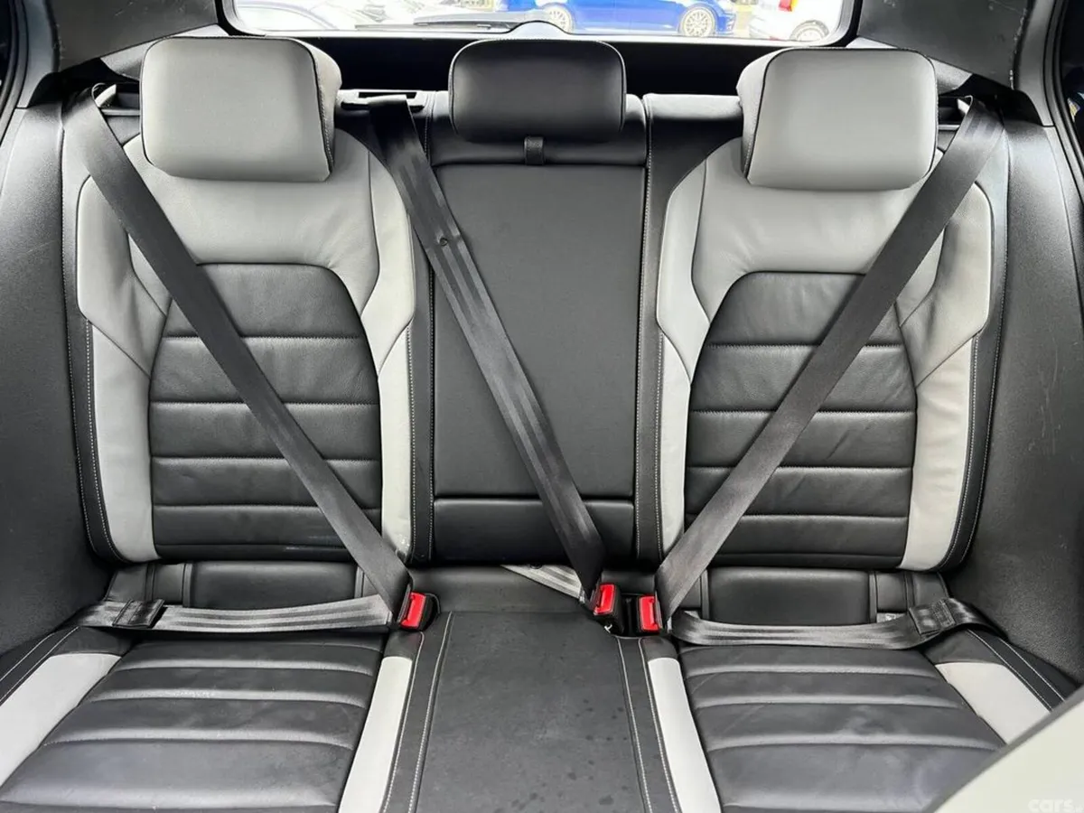 Volkswagen Golf Hatchback, Petrol Plug-in Hybrid, 2023, Black