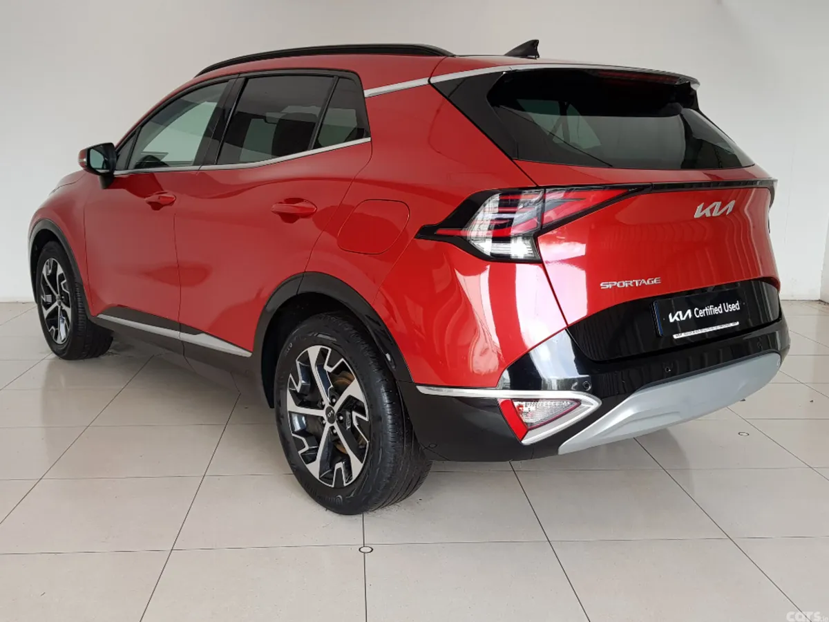 Kia Sportage MPV, Diesel, 2022, Red