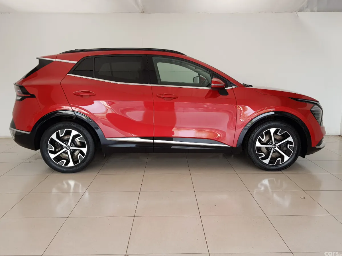 Kia Sportage MPV, Diesel, 2022, Red