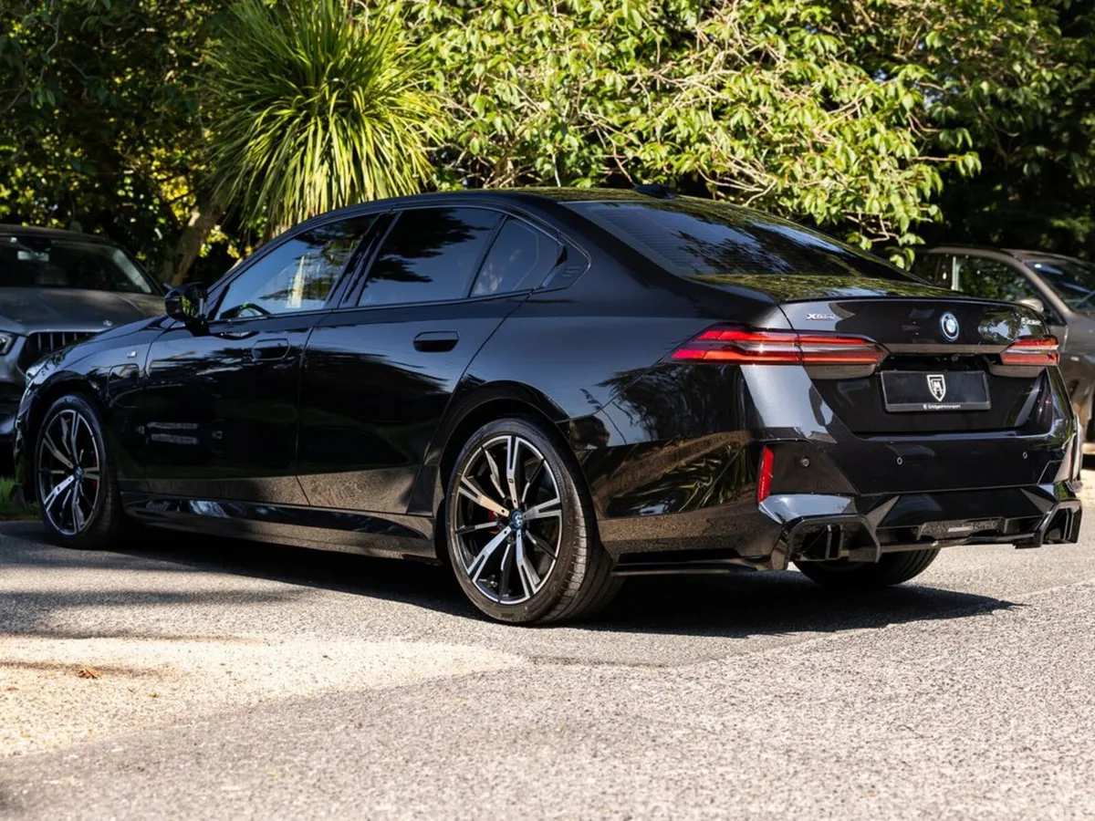 BMW 5-Series Saloon, Petrol Plug-in Hybrid, 2024, Black