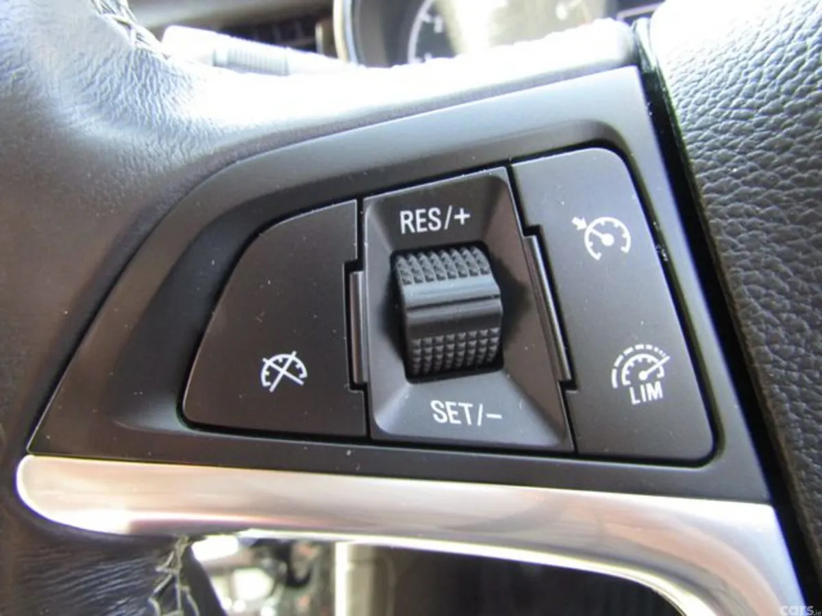 Vauxhall Mokka Hatchback, Petrol, 2019, Silver