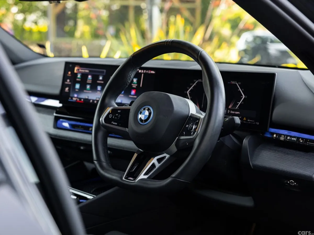 BMW 5-Series Saloon, Petrol Plug-in Hybrid, 2024, Black