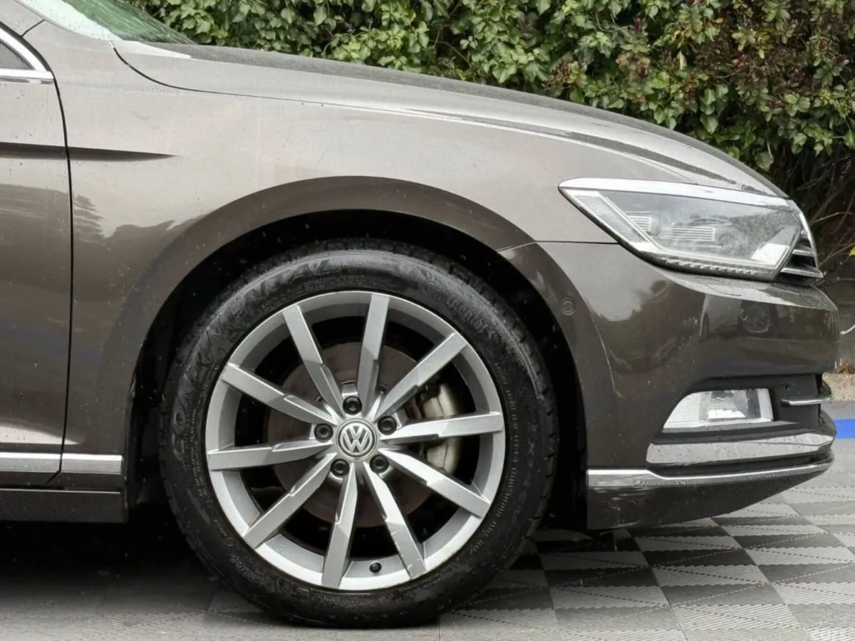 Volkswagen Passat Saloon, Petrol, 2018, Grey