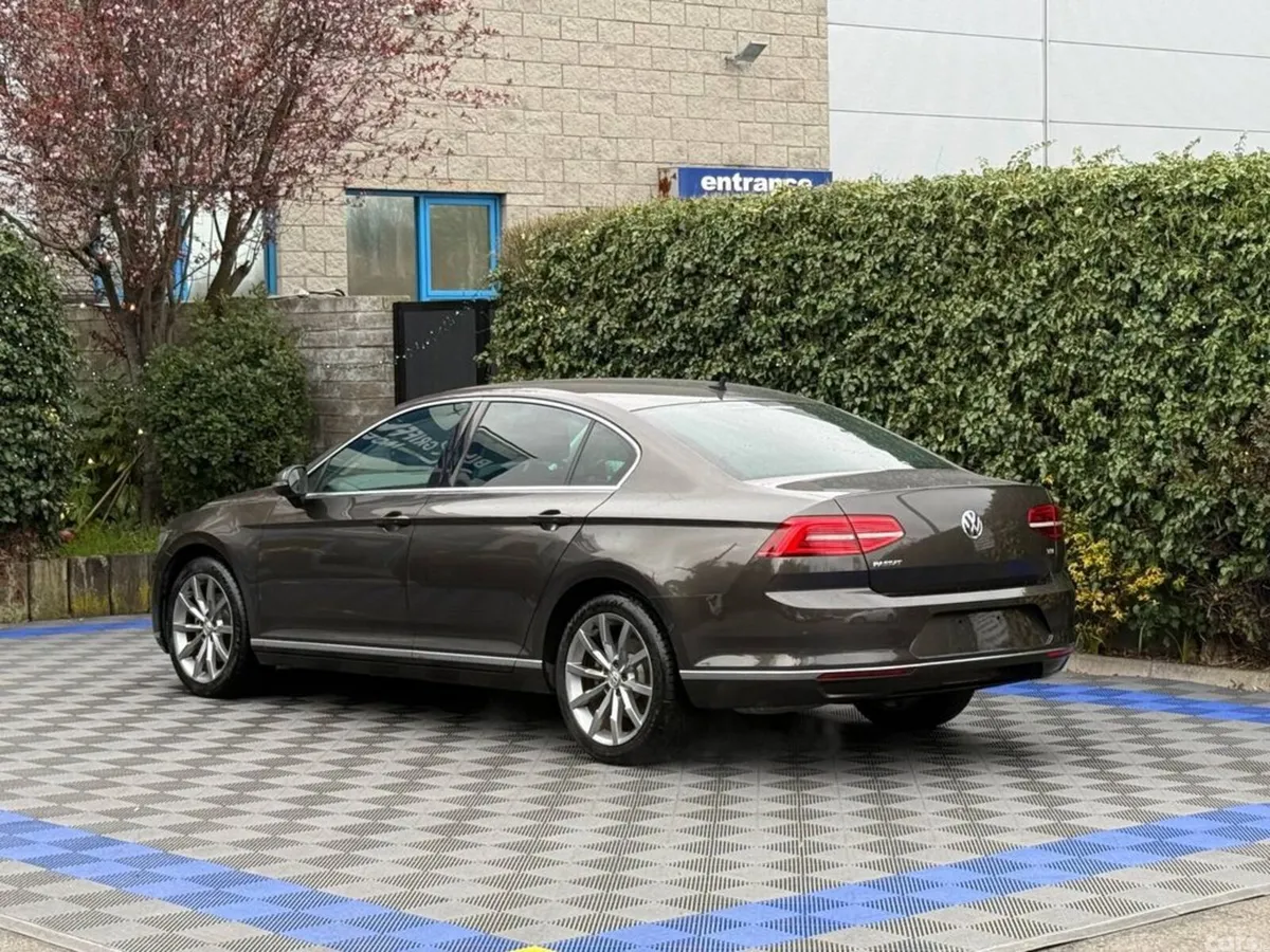 Volkswagen Passat Saloon, Petrol, 2018, Grey