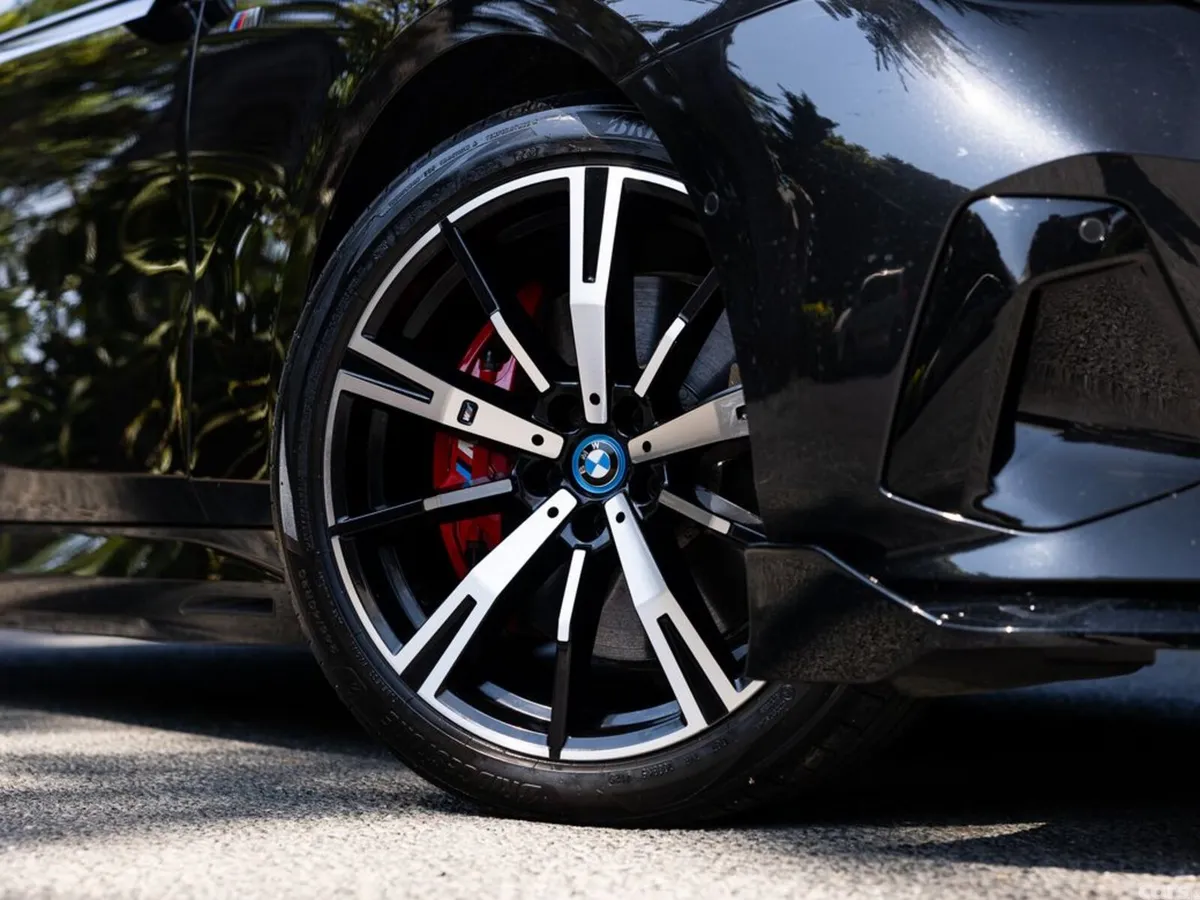 BMW 5-Series Saloon, Petrol Plug-in Hybrid, 2024, Black