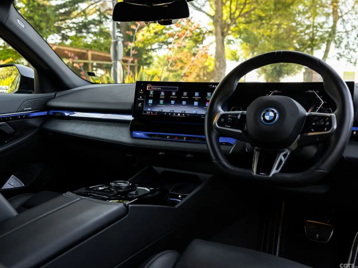 BMW 5-Series Saloon, Petrol Plug-in Hybrid, 2024, Black