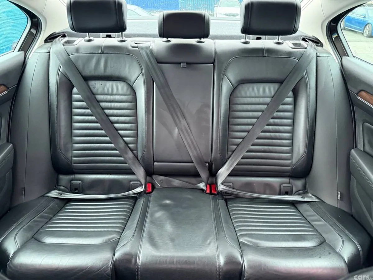 Volkswagen Passat Saloon, Petrol, 2018, Grey