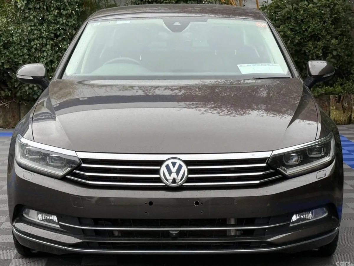 Volkswagen Passat Saloon, Petrol, 2018, Grey