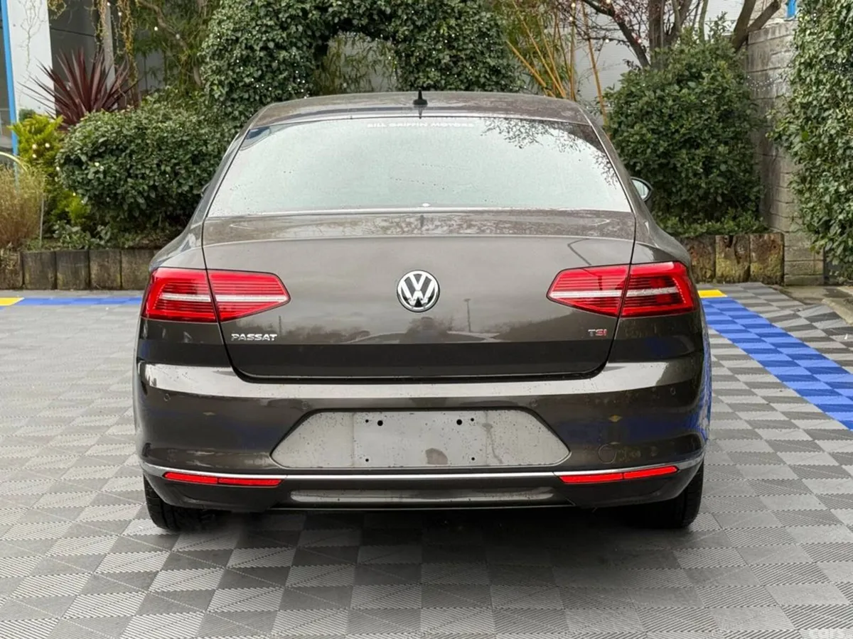 Volkswagen Passat Saloon, Petrol, 2018, Grey