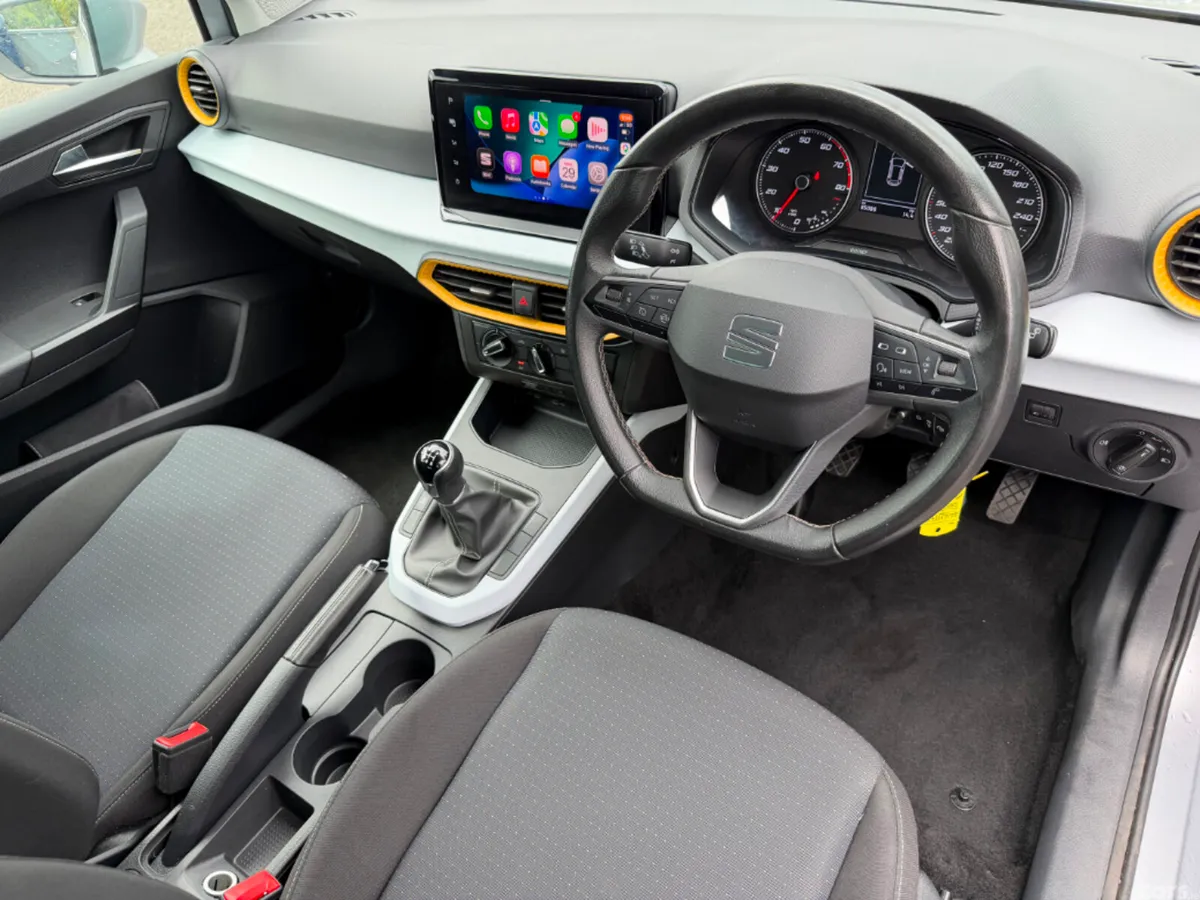 SEAT Arona Hatchback, Petrol, 2022, Silver