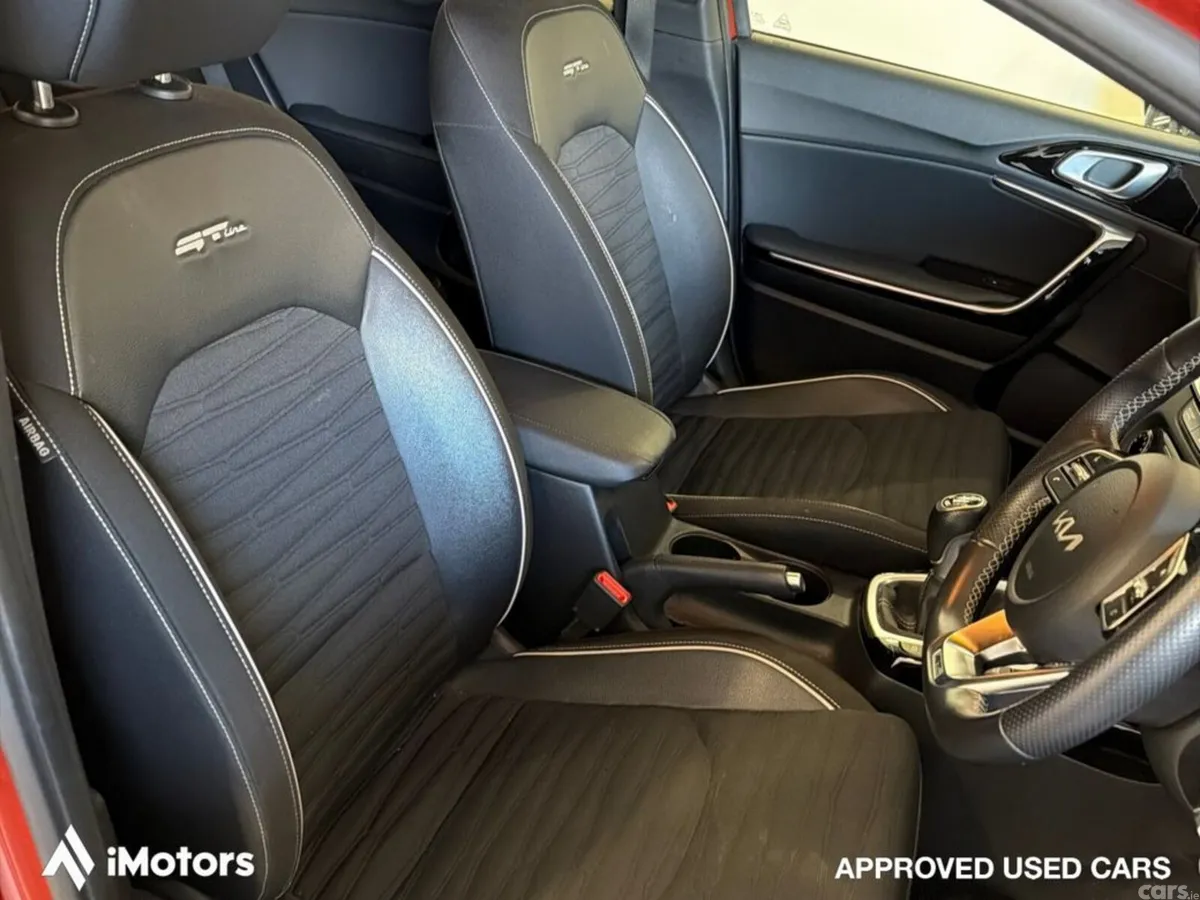 Kia Ceed Hatchback, Diesel, 2023, Orange