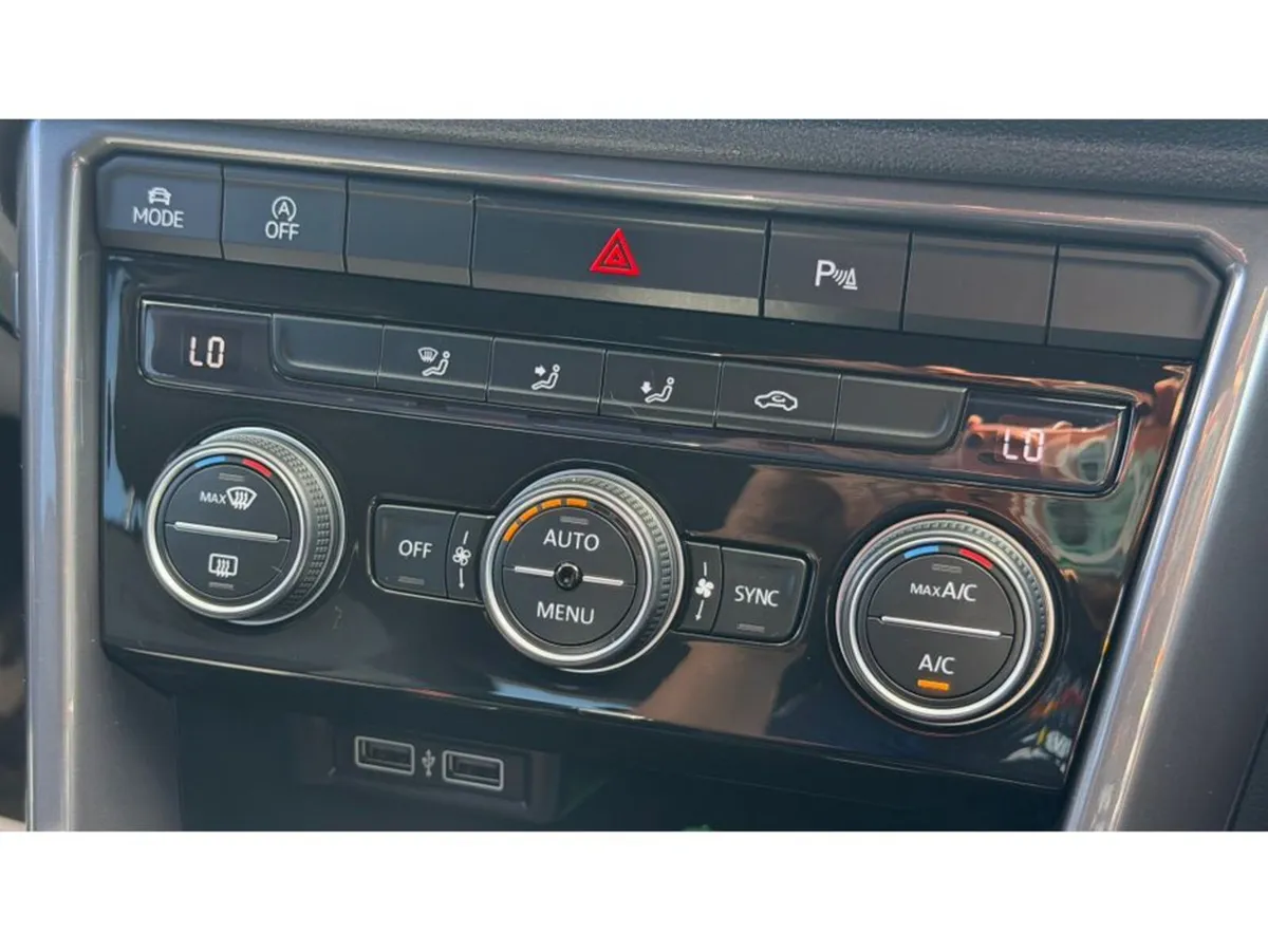 Volkswagen T-Roc SUV, Diesel, 2021, White