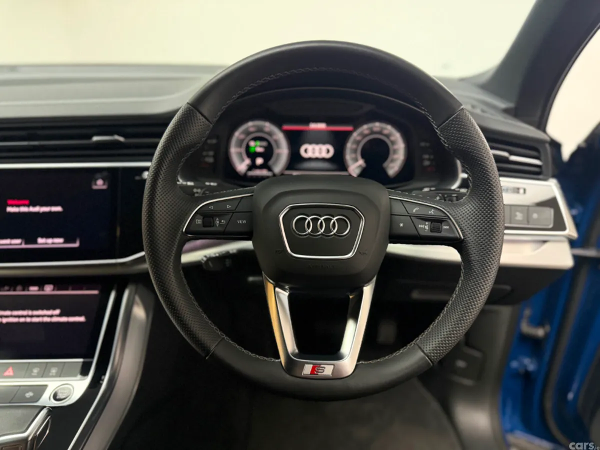 Audi Q7 SUV, Petrol Plug-in Hybrid, 2024, Blue