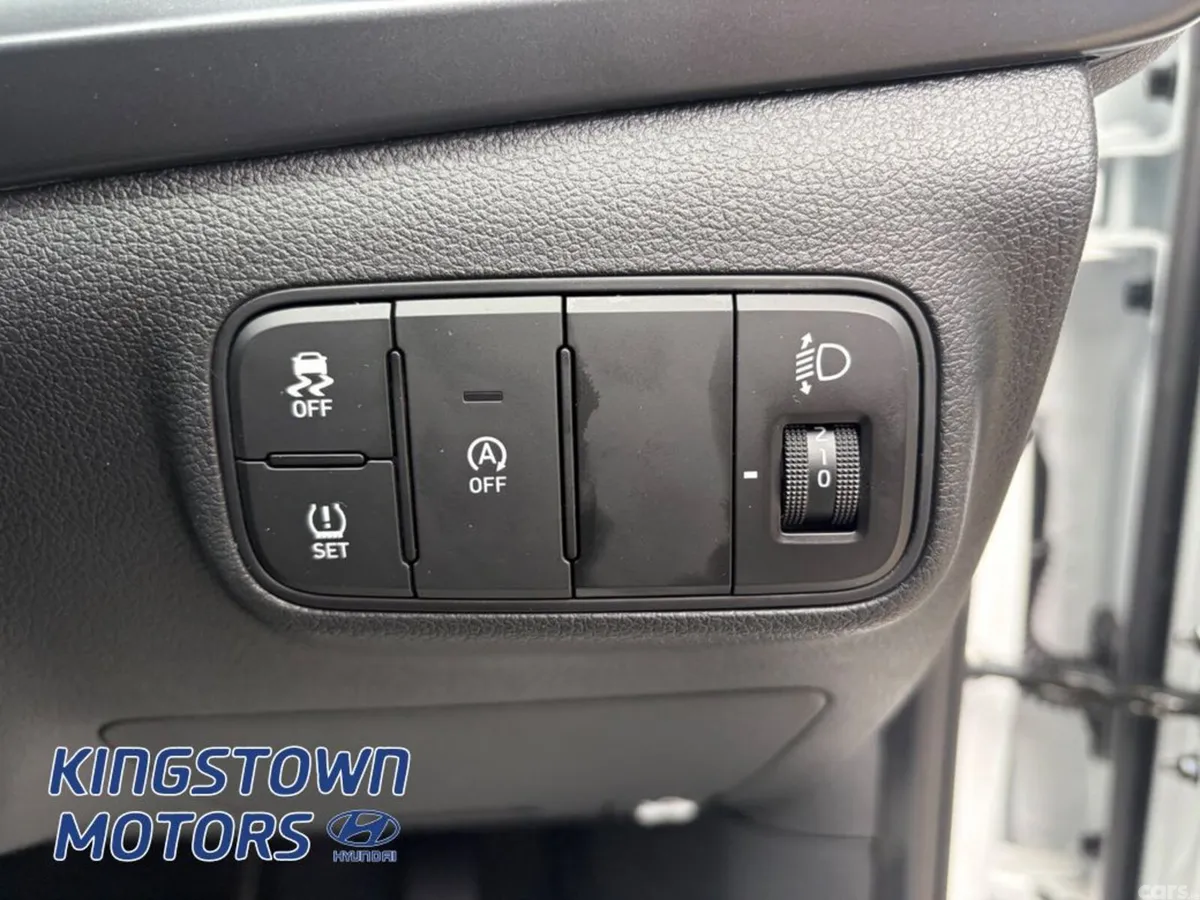 Hyundai i20 Hatchback, Petrol, 2026, White