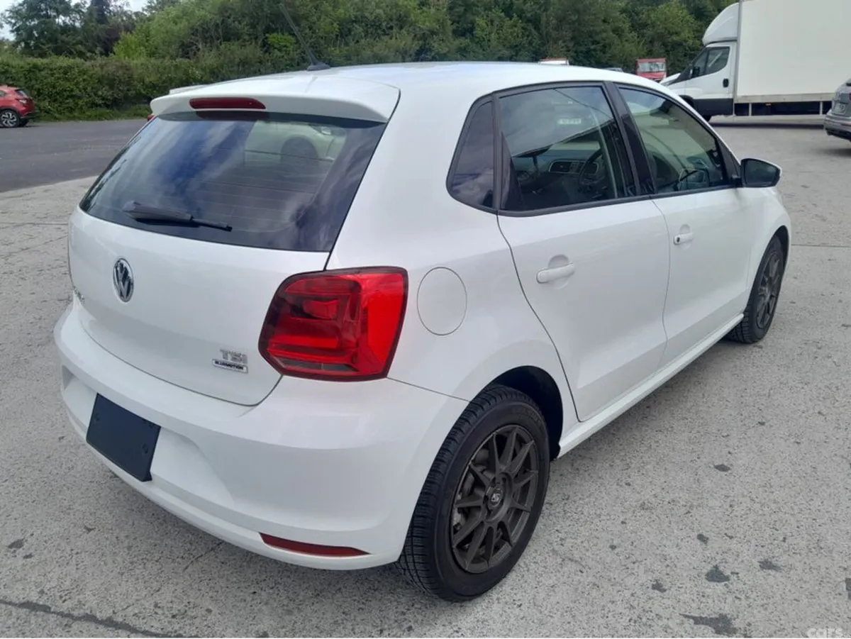 Volkswagen Polo Hatchback, Petrol, 2016, White