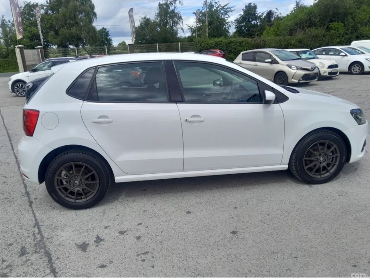 Volkswagen Polo Hatchback, Petrol, 2016, White