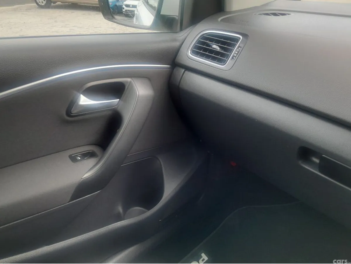 Volkswagen Polo Hatchback, Petrol, 2016, White