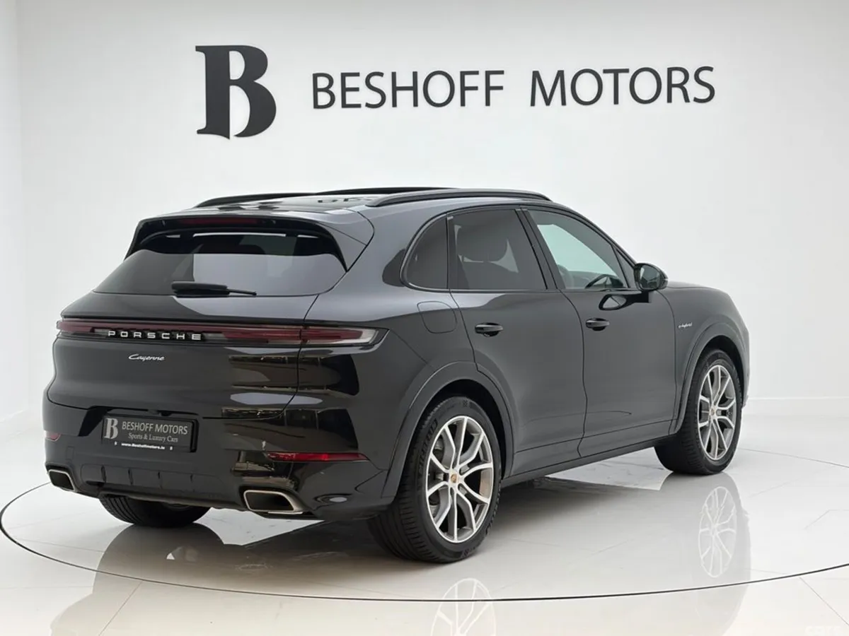 Porsche Cayenne Estate, Petrol Plug-in Hybrid, 2025, Black