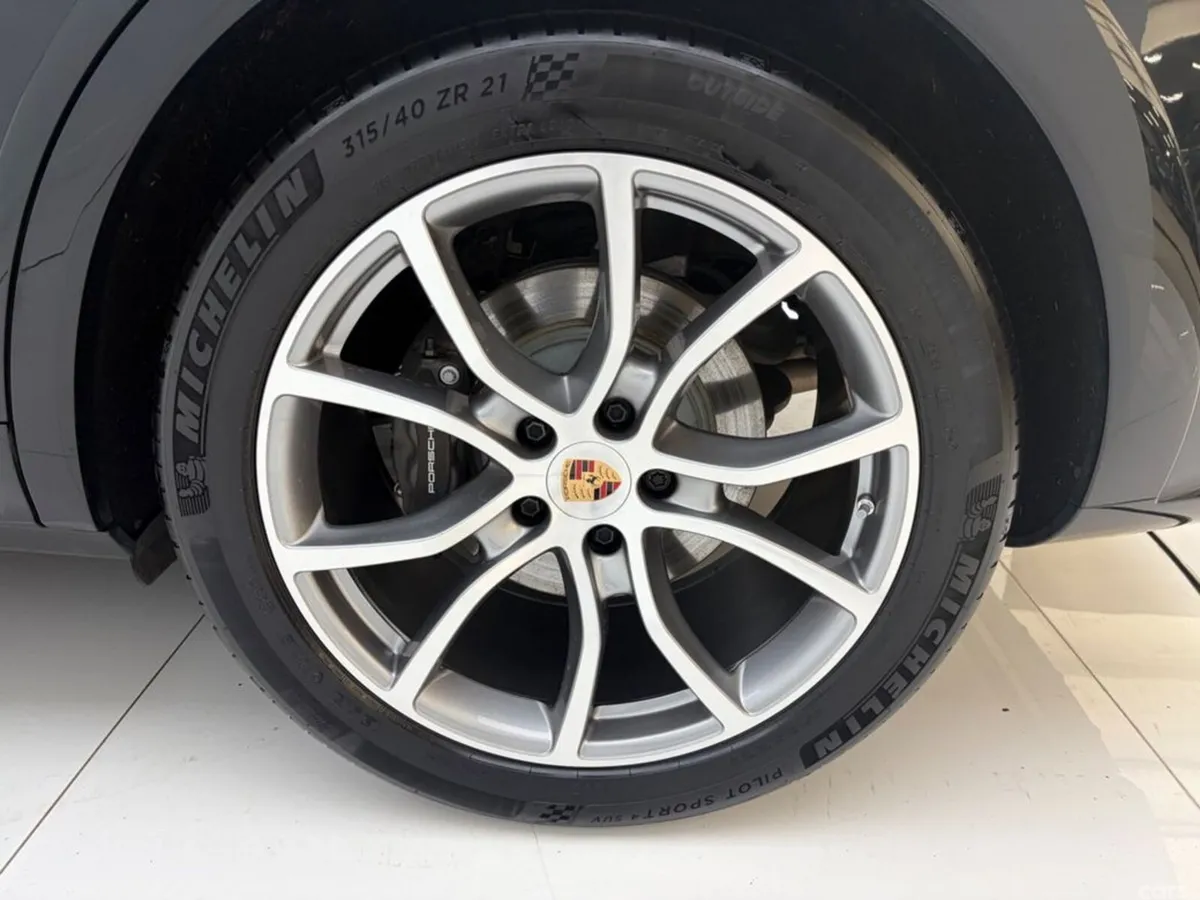 Porsche Cayenne Estate, Petrol Plug-in Hybrid, 2025, Black