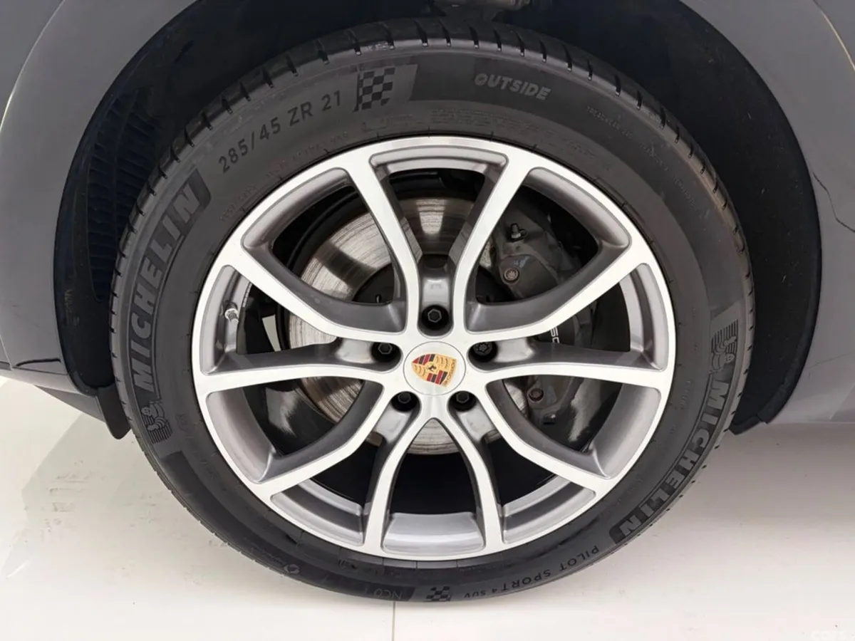 Porsche Cayenne Estate, Petrol Plug-in Hybrid, 2025, Black