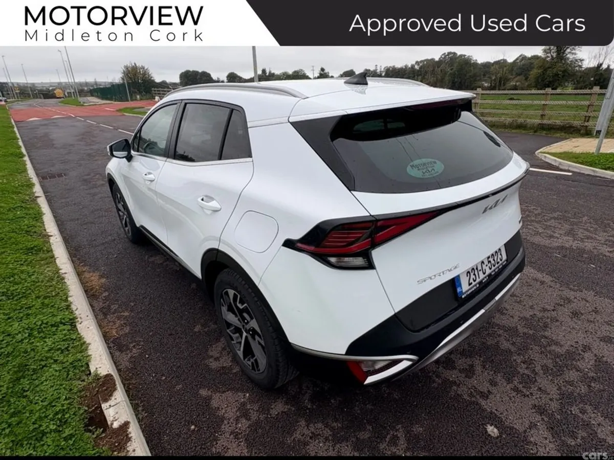 Kia Sportage SUV, Diesel Hybrid, 2023, White