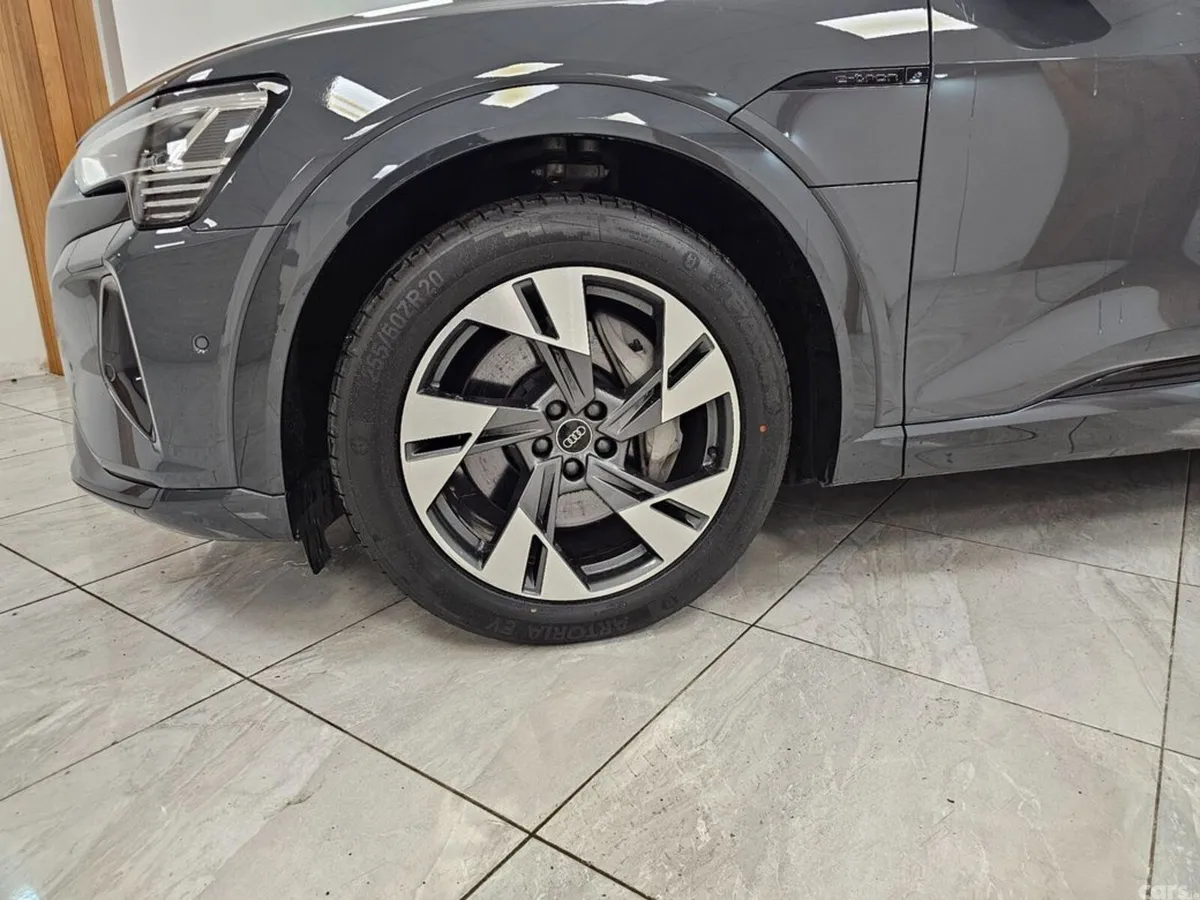 Audi Q8 e-tron Hatchback, Electric, 2024, Grey