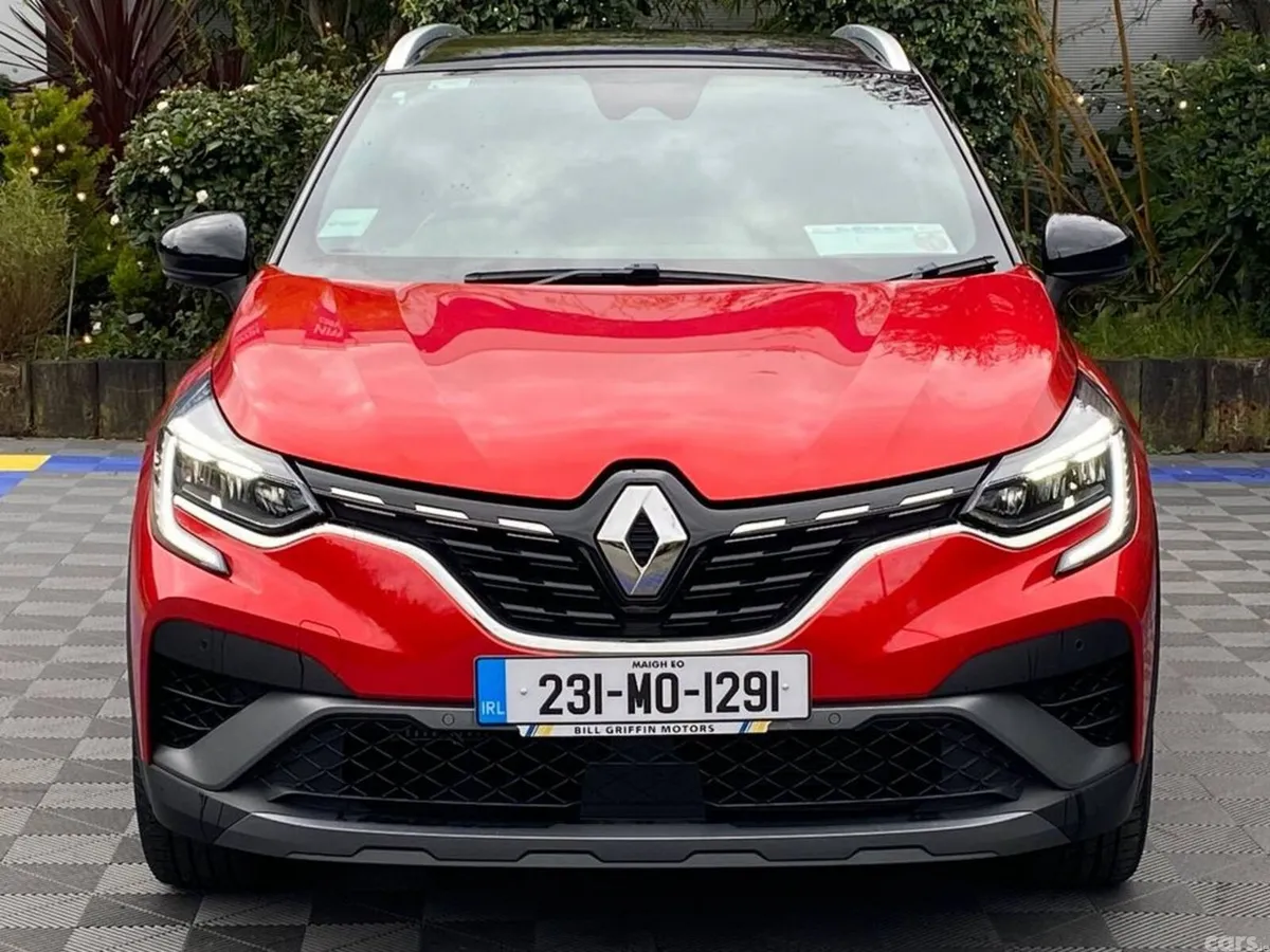 Renault Captur Hatchback, Petrol, 2023, Red