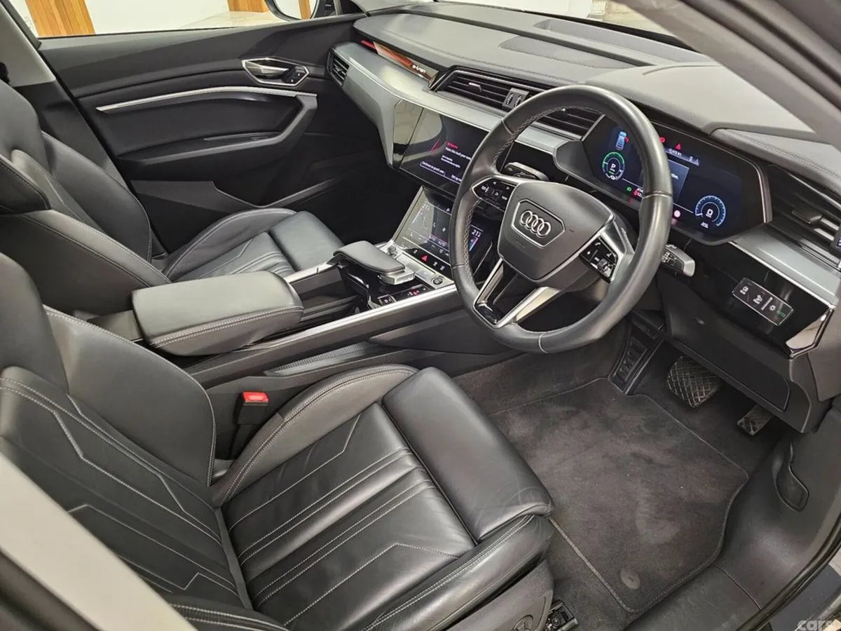 Audi Q8 e-tron Hatchback, Electric, 2024, Grey