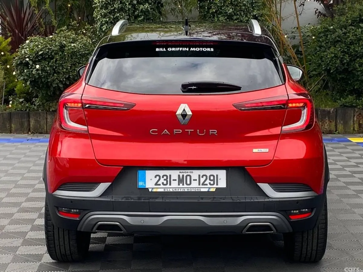 Renault Captur Hatchback, Petrol, 2023, Red