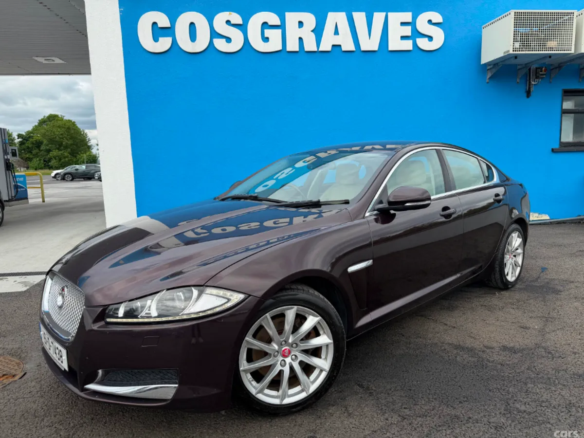 Jaguar XF Saloon, Diesel, 2015, Red