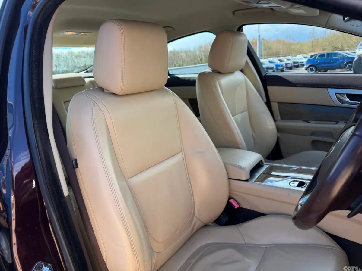 Jaguar XF Saloon, Diesel, 2015, Red