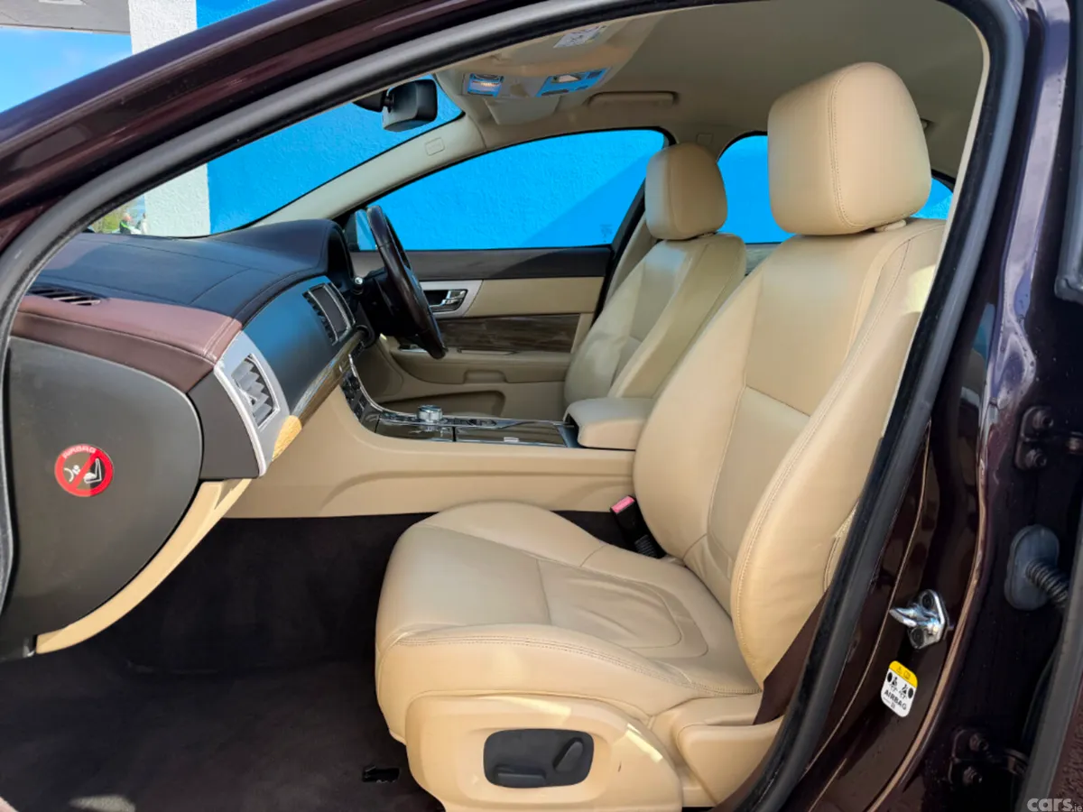 Jaguar XF Saloon, Diesel, 2015, Red
