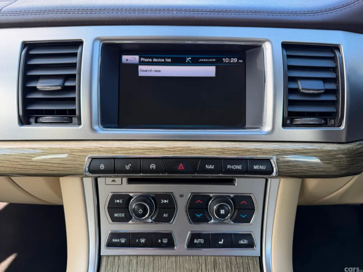 Jaguar XF Saloon, Diesel, 2015, Red