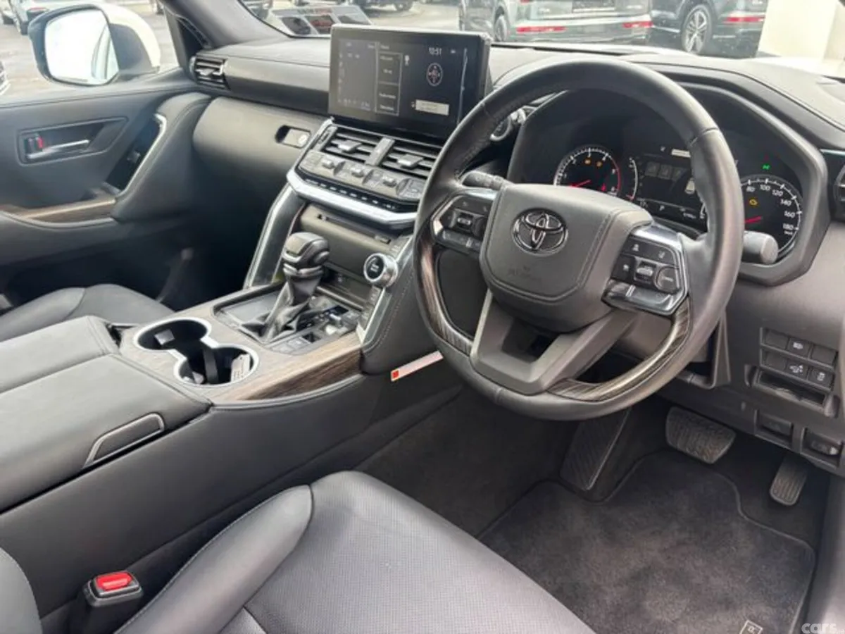 Toyota Land Cruiser SUV, Diesel, 2024, White